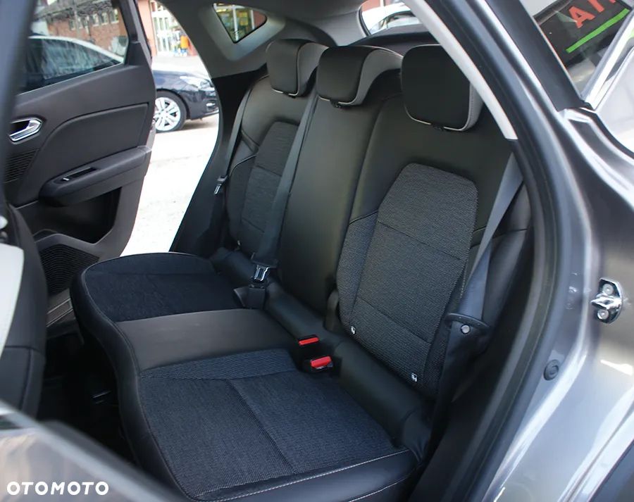 Renault Captur - 23