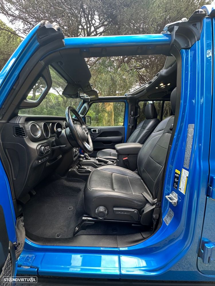 Jeep Wrangler - 24