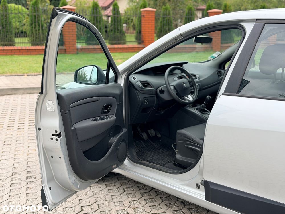 Renault Scenic 1.5 dCi FAP eco - 9