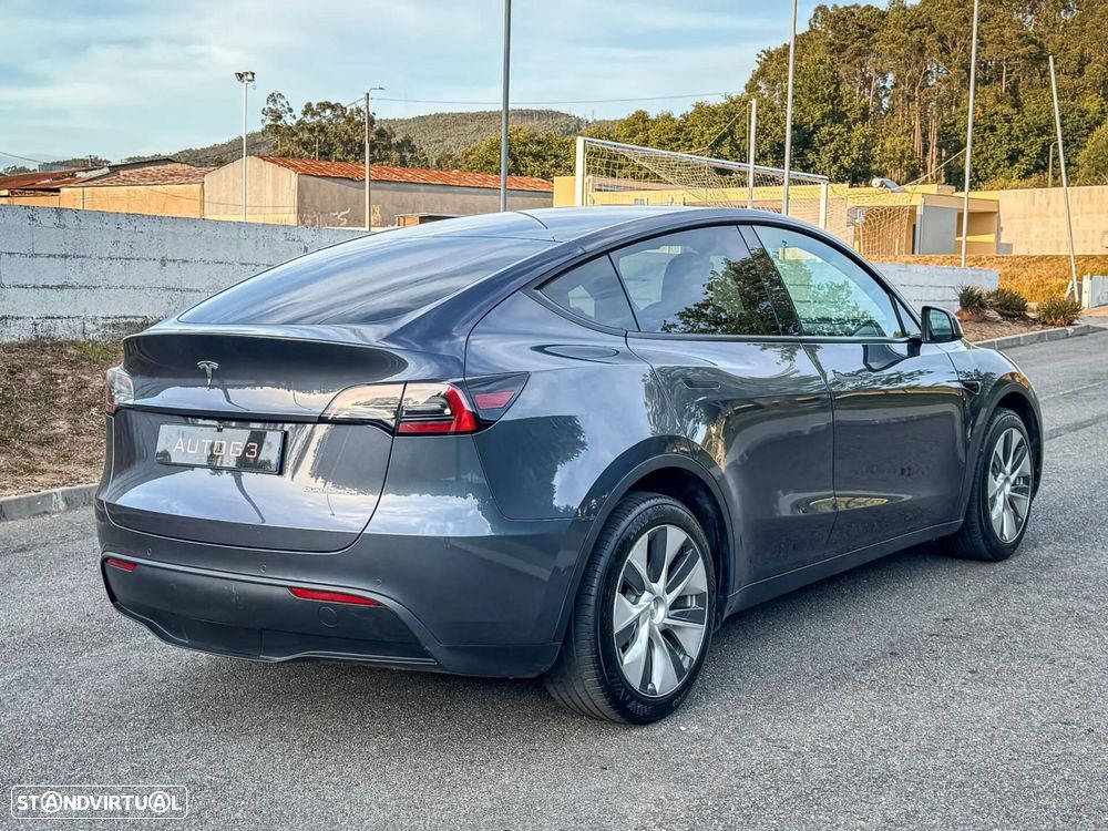 Tesla Model Y Long Range Dual Motor AWD - 9