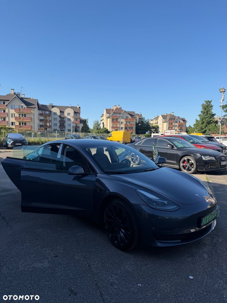 Tesla Model 3 Langstreckenbatterie Allradantrieb Dual Motor Performance - 8