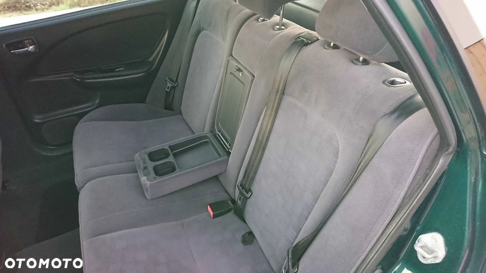 Toyota Avensis 2.0 D-4D Sol - 21