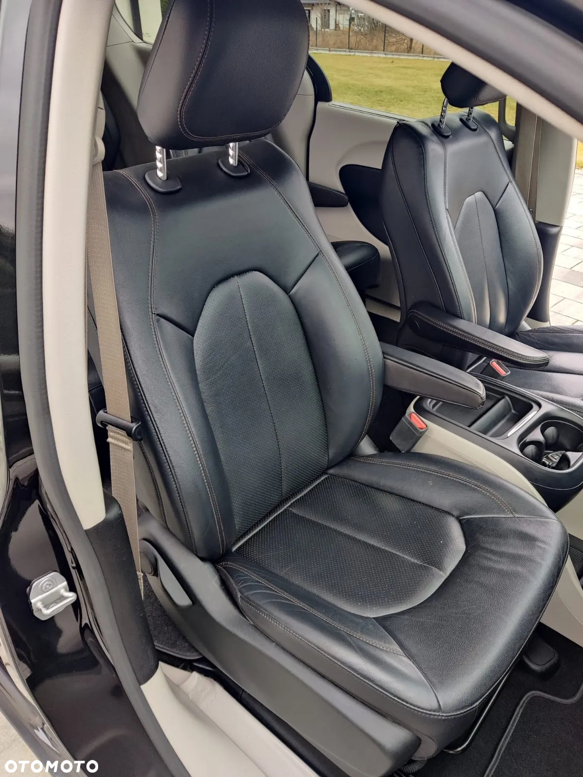 Chrysler Pacifica - 15