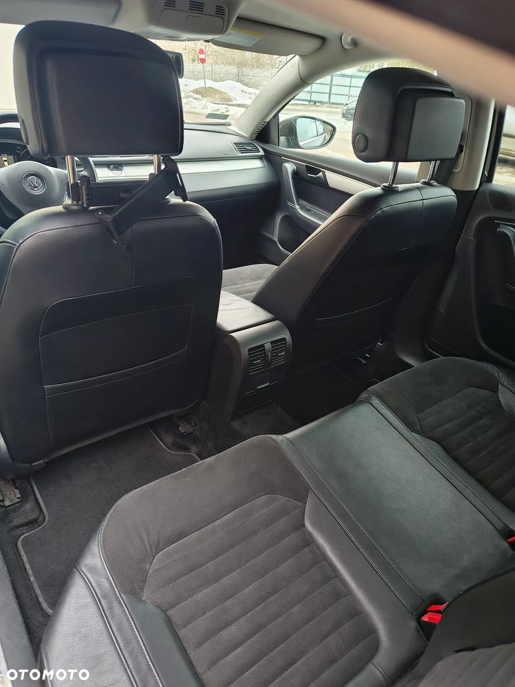 Volkswagen Passat 2.0 TSI Highline - 31
