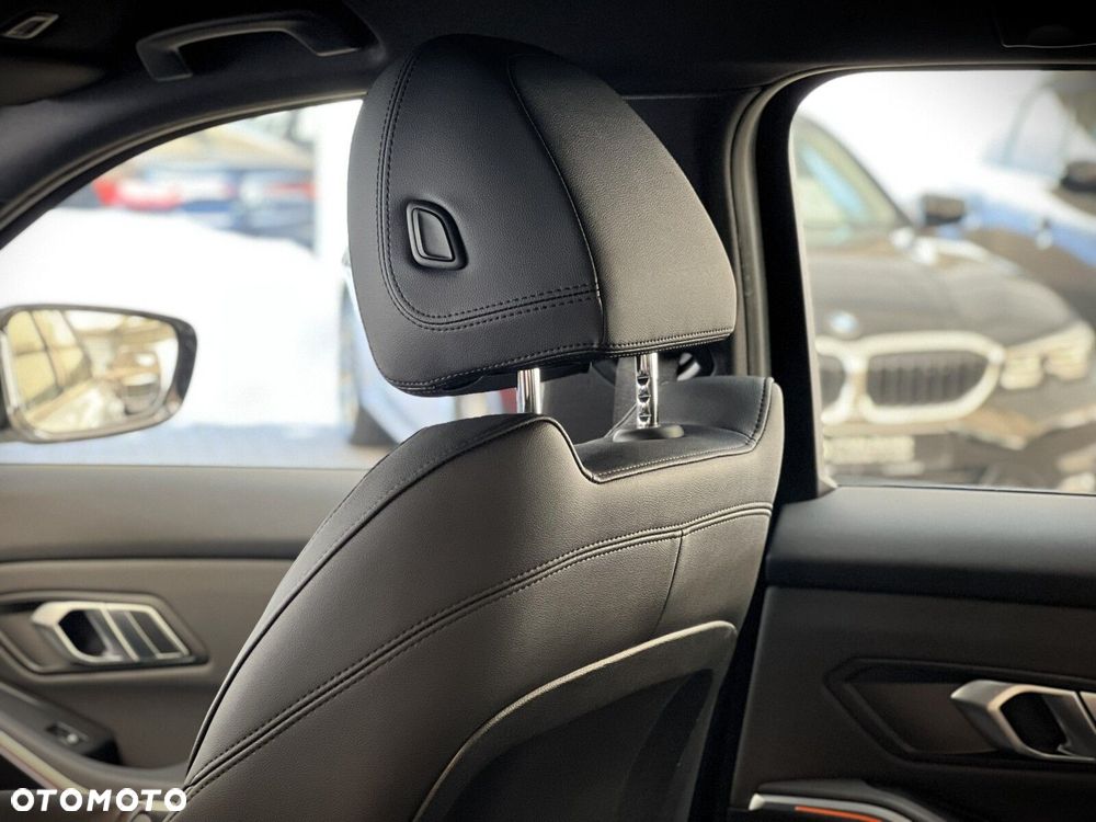 BMW Seria 3 320d xDrive Sport Line sport - 30