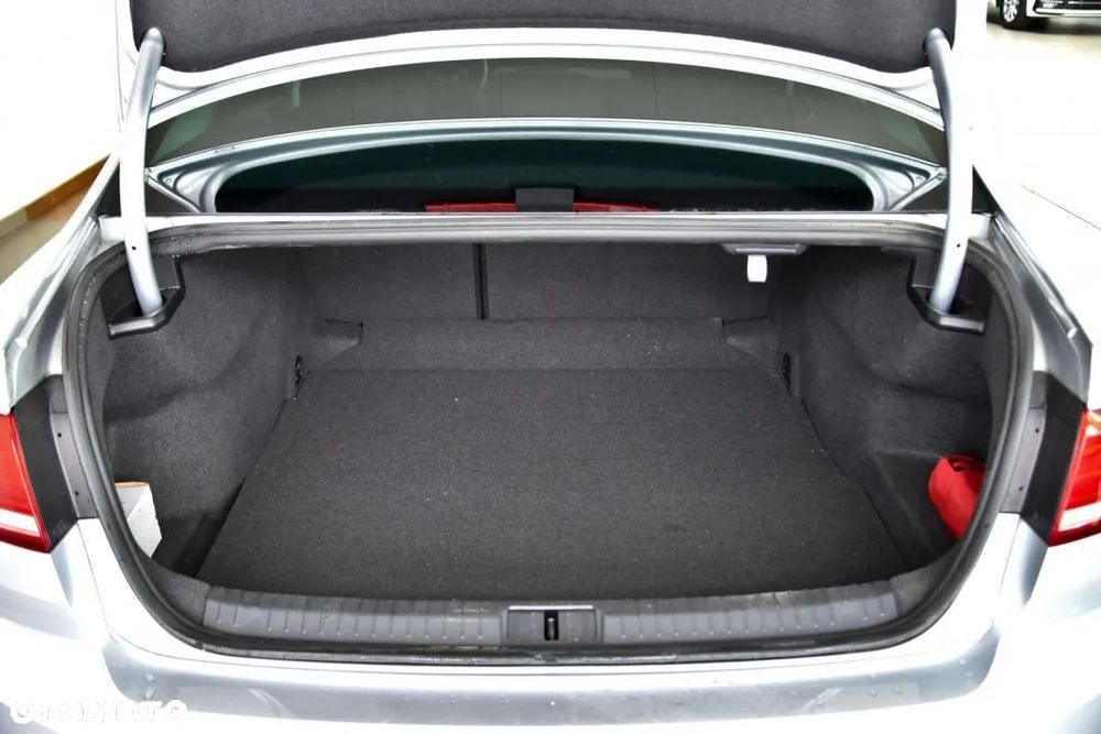 Volkswagen Passat 1.4 TSI BMT Trendline - 9