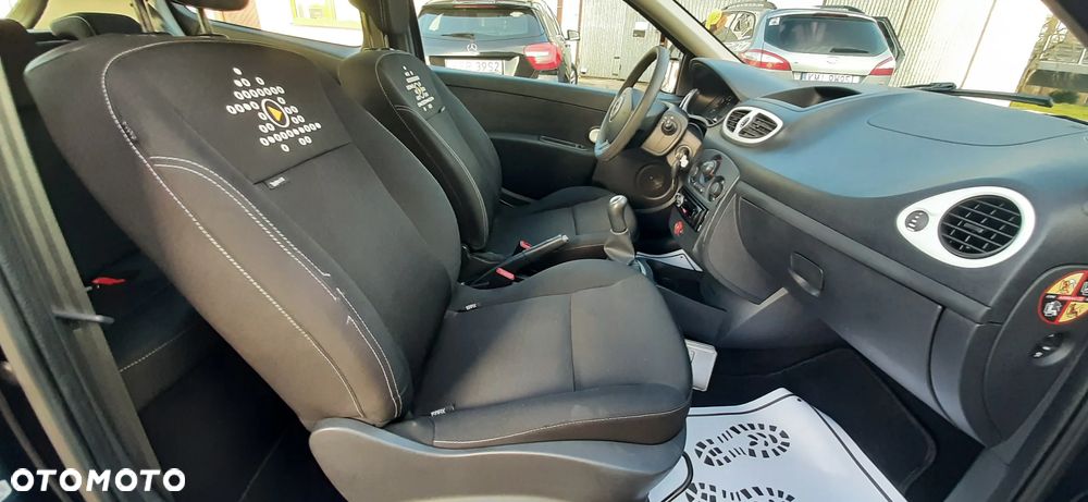Renault Clio - 24