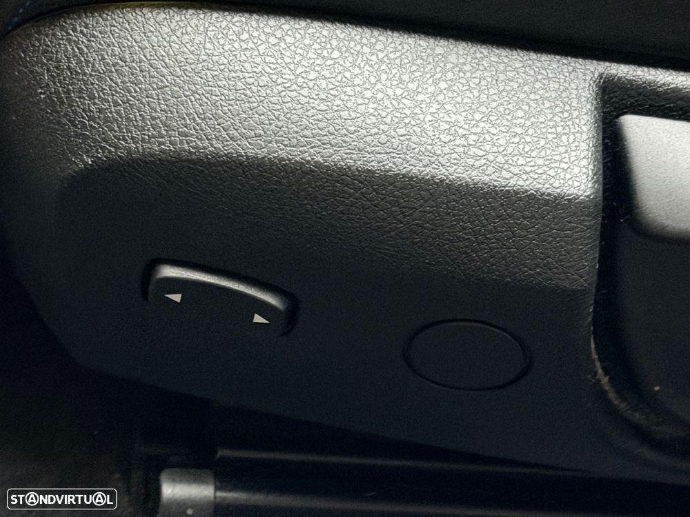 BMW 118 d Pack M - 18