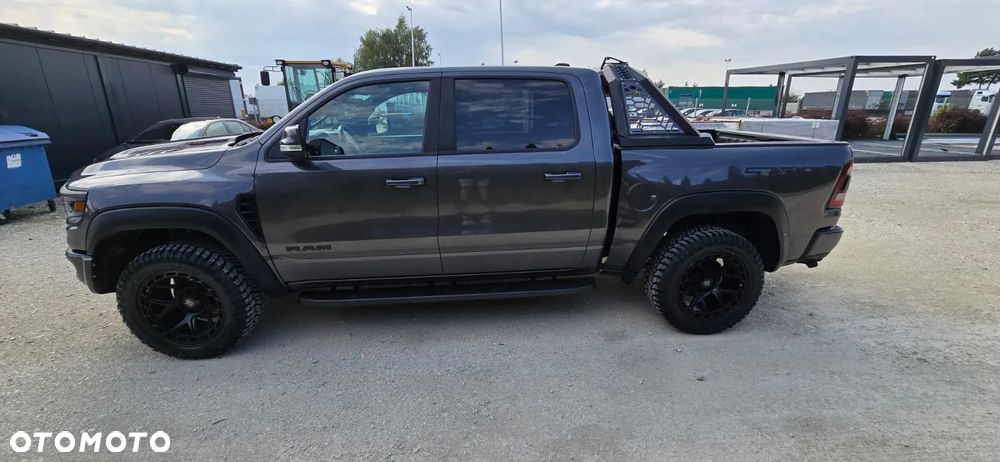 RAM 1500 Quad Cab Sport - 4