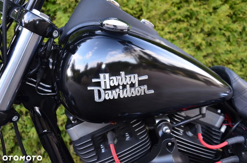 Harley-Davidson Dyna Street Bob - 18