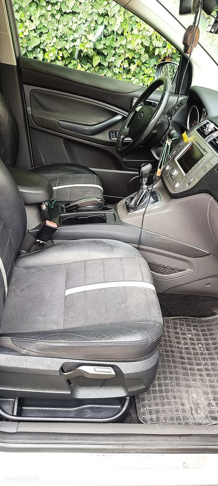 Ford Kuga 2.5 Titanium - 16