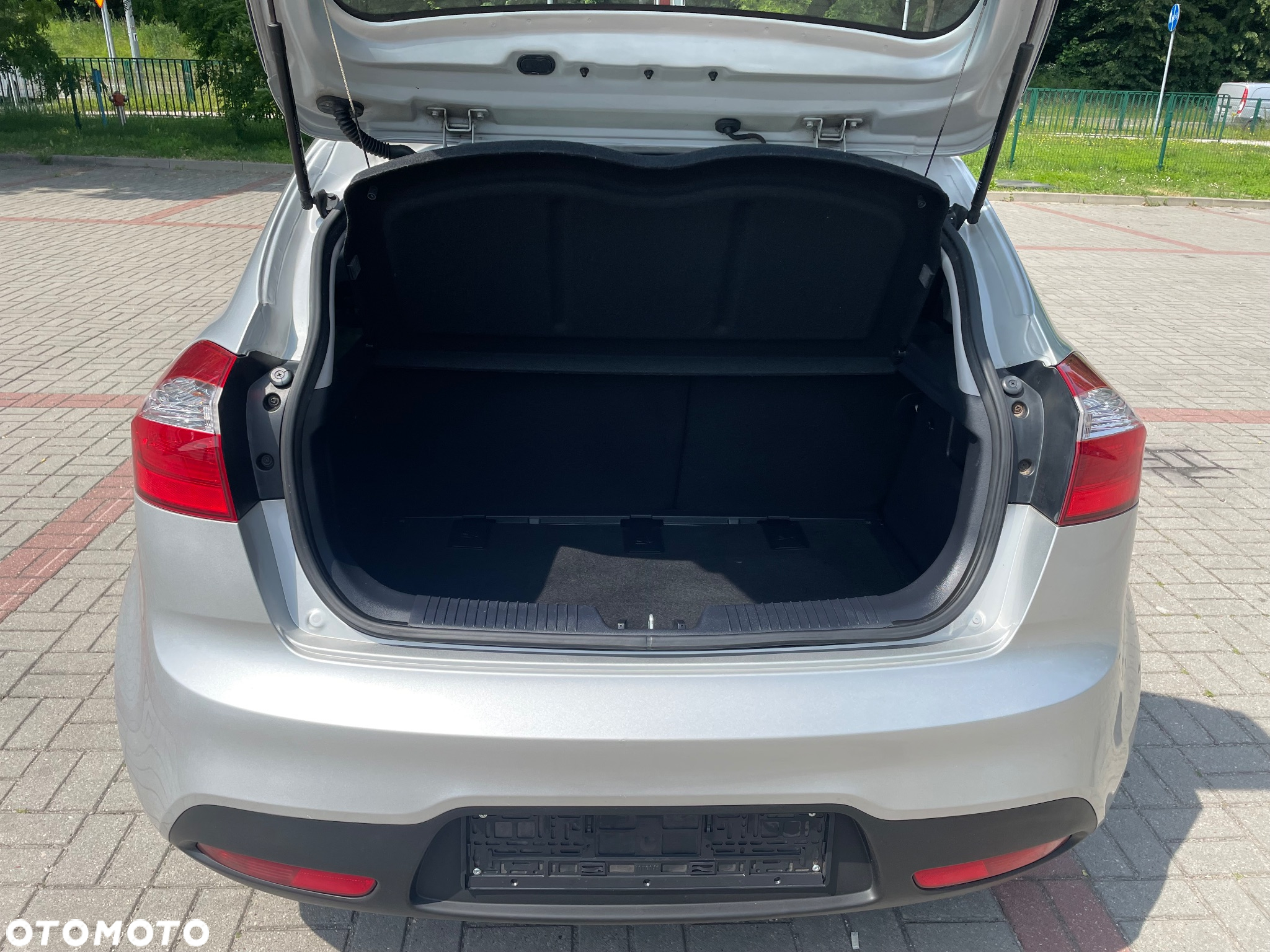 Kia Rio 1.4 L - 9