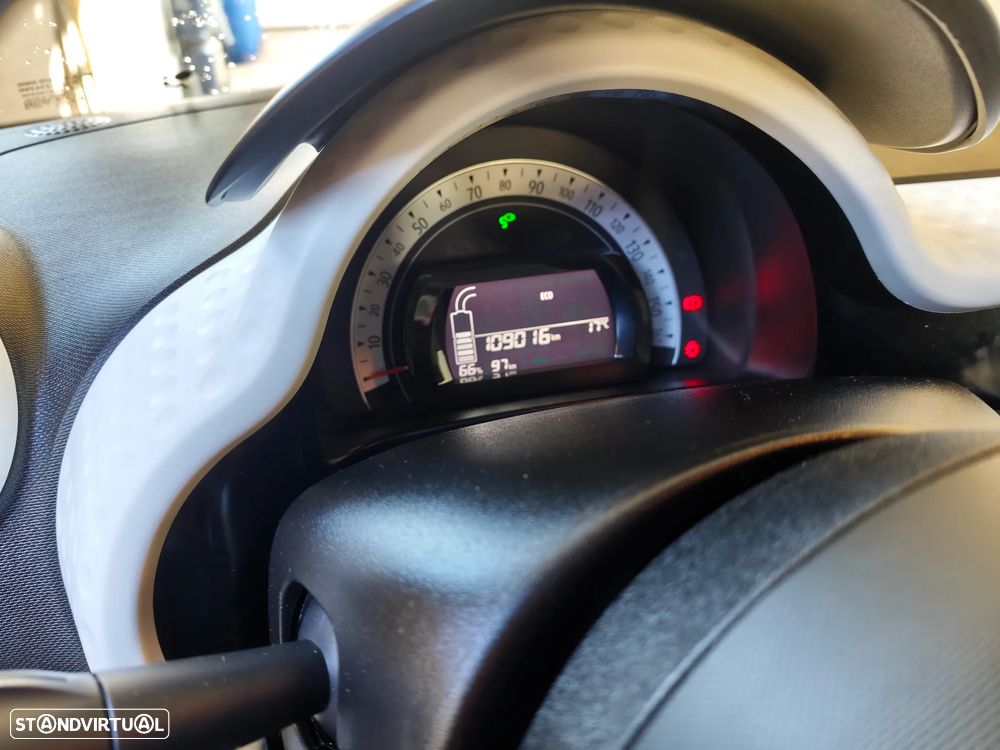 Renault Twingo E-Tech. 22 Urban Night - 19