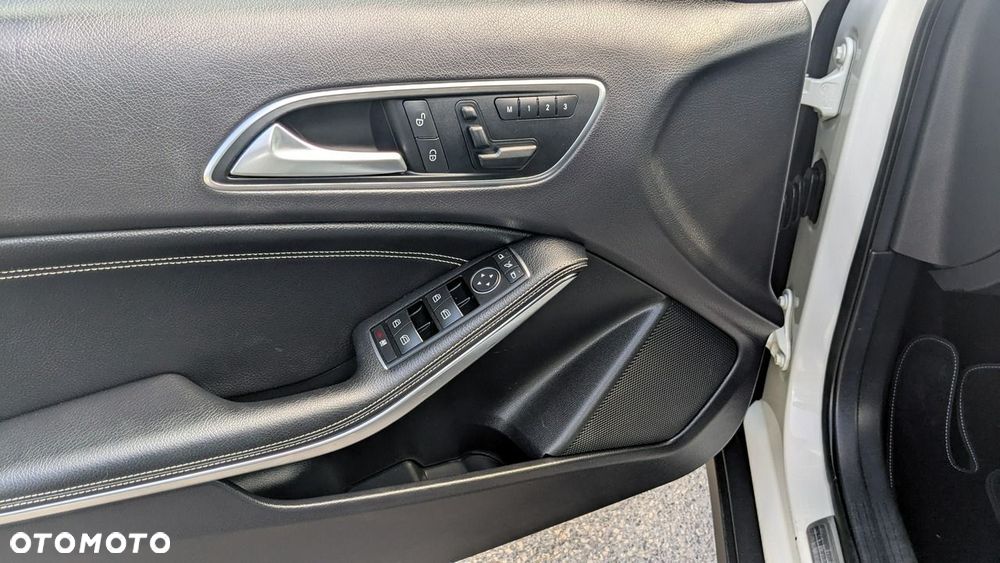 Mercedes-Benz GLA - 31