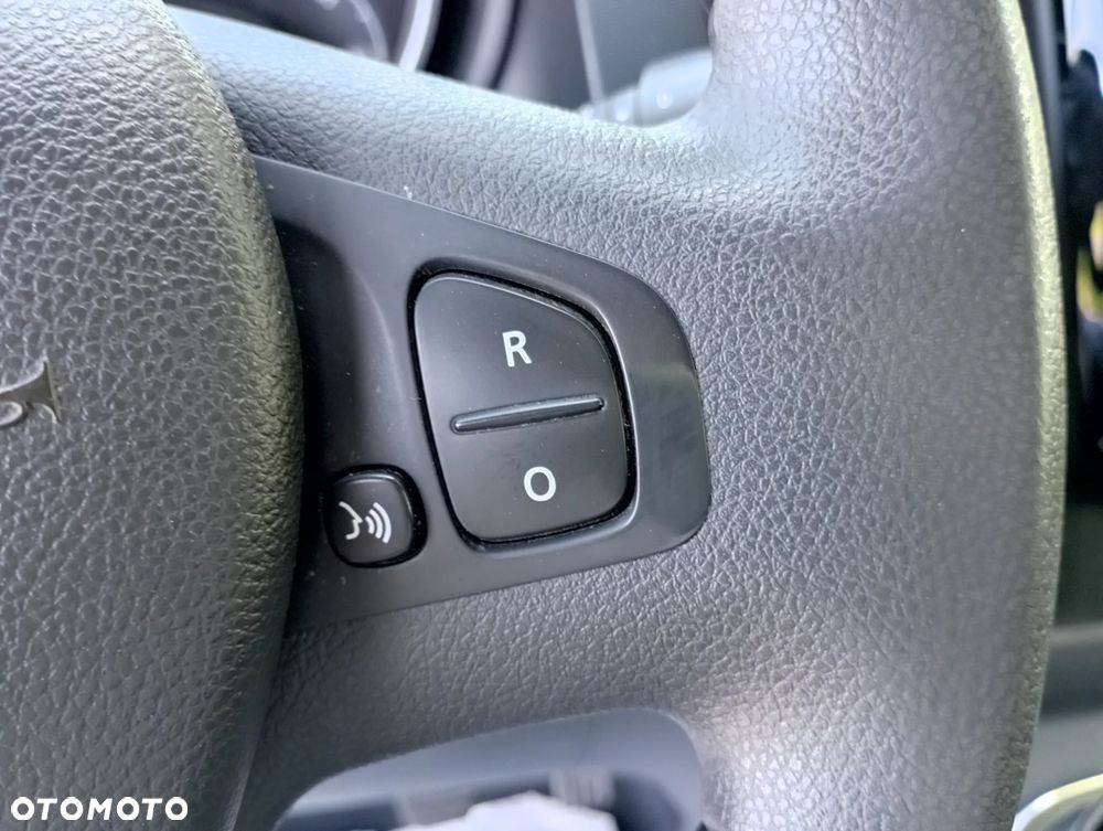 Opel Vivaro - 24