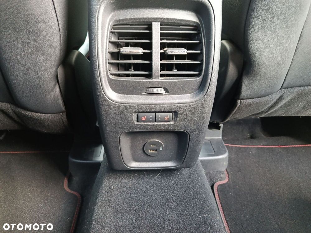 Ford Kuga 1.5 EcoBoost FWD ST-Line X - 17