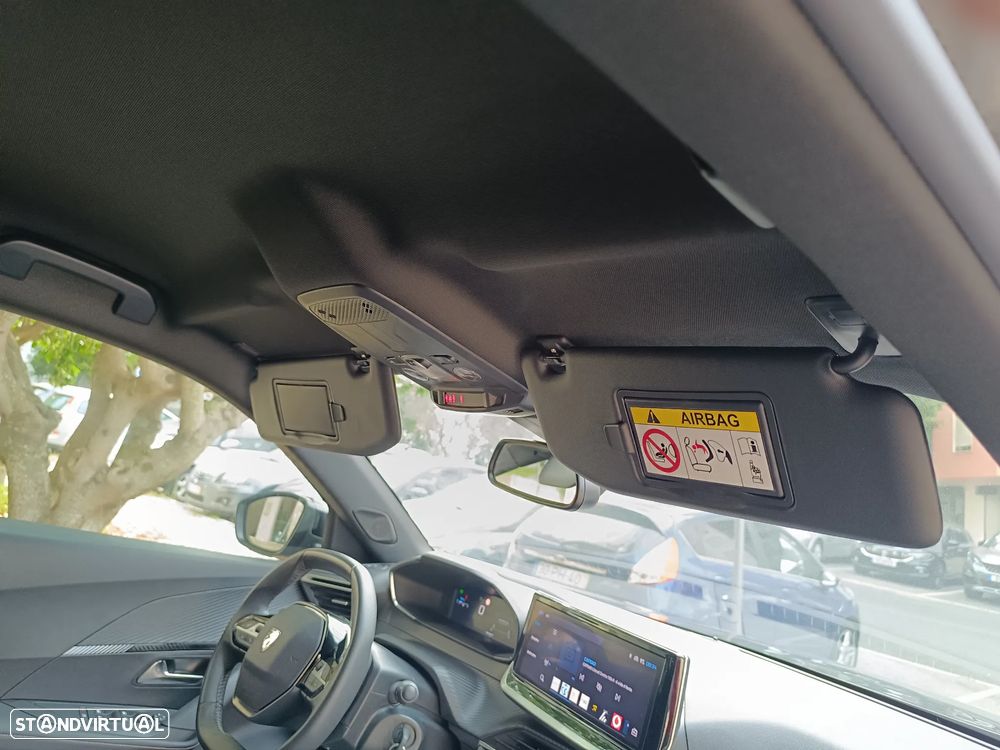 Peugeot 2008 1.2 PureTech Allure Pack - 26