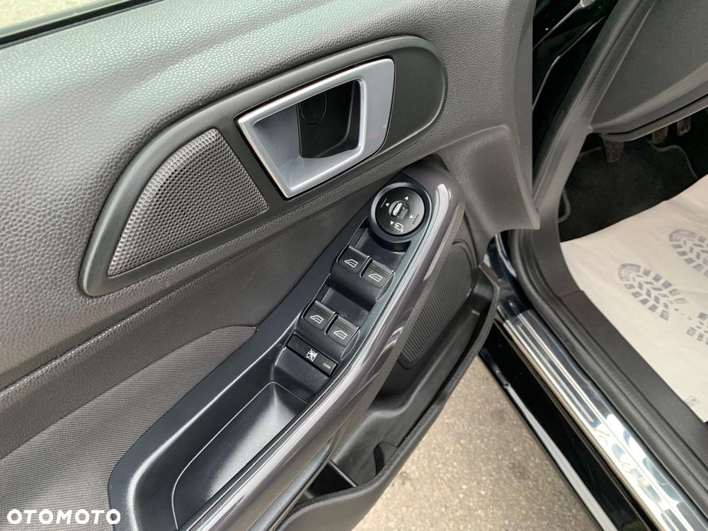 Ford Fiesta 1.0 EcoBoost STart-Stop Titanium - 11