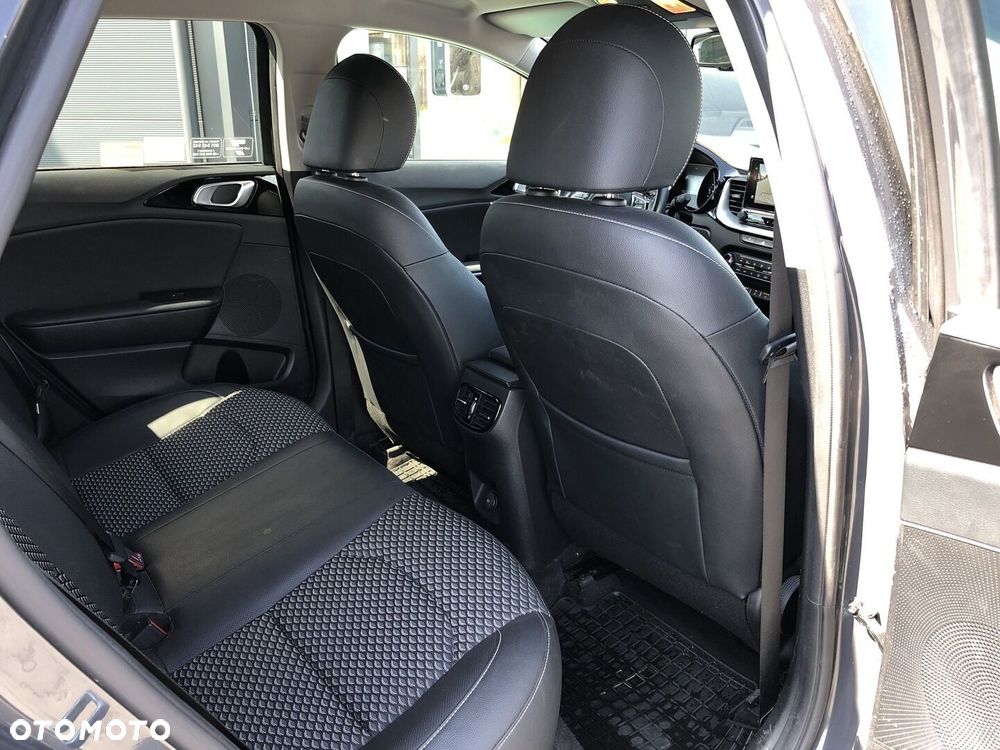 Kia Ceed 1.5 T-GDI Business Line Plus DCT - 20