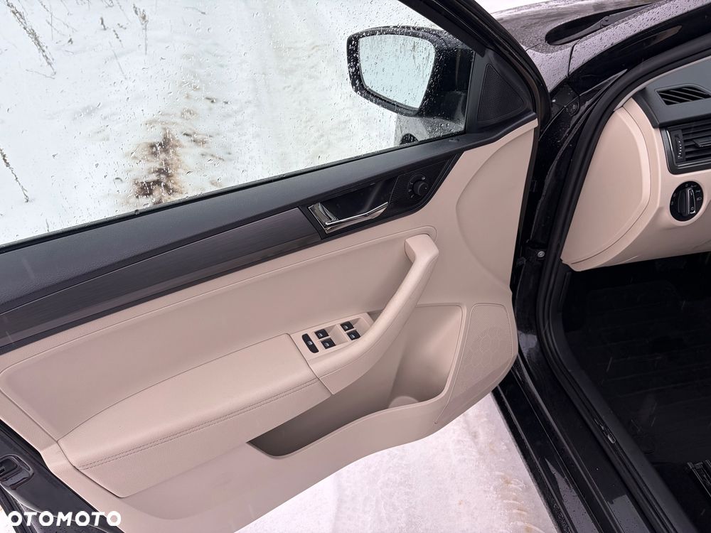 Skoda RAPID 1.0 TSI Style DSG - 14