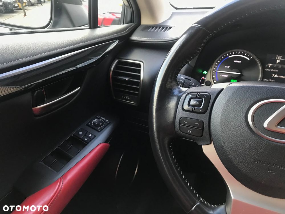 Lexus NX 300h Elite AWD - 24