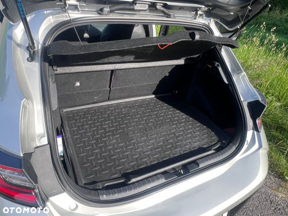 Toyota Corolla 2.0 Hybrid Executive - 8