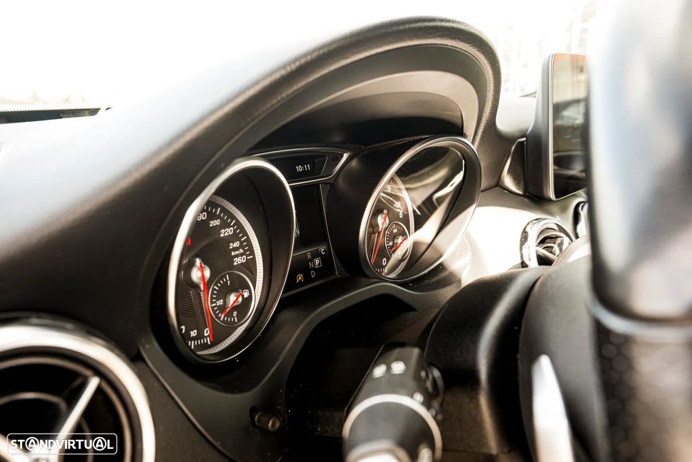 Mercedes-Benz GLA 200 d 4Matic 7G-DCT AMG Line - 9