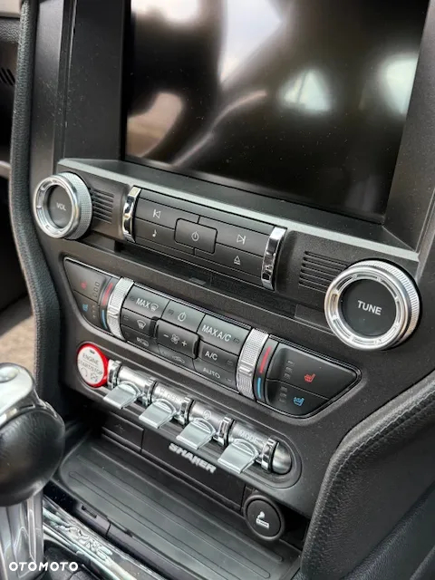 Ford Mustang 5.0 V8 GT - 37