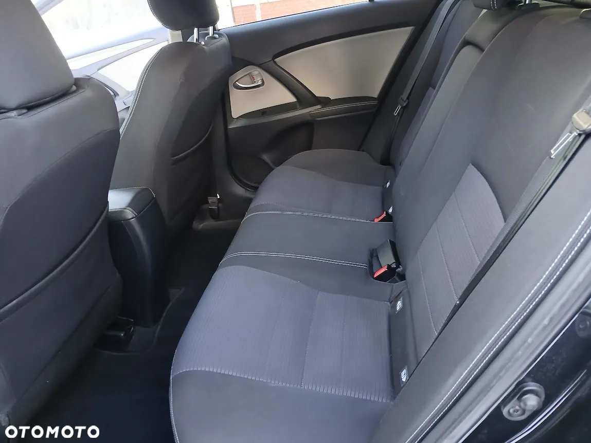 Toyota Avensis 2.0 D-4D Premium - 8