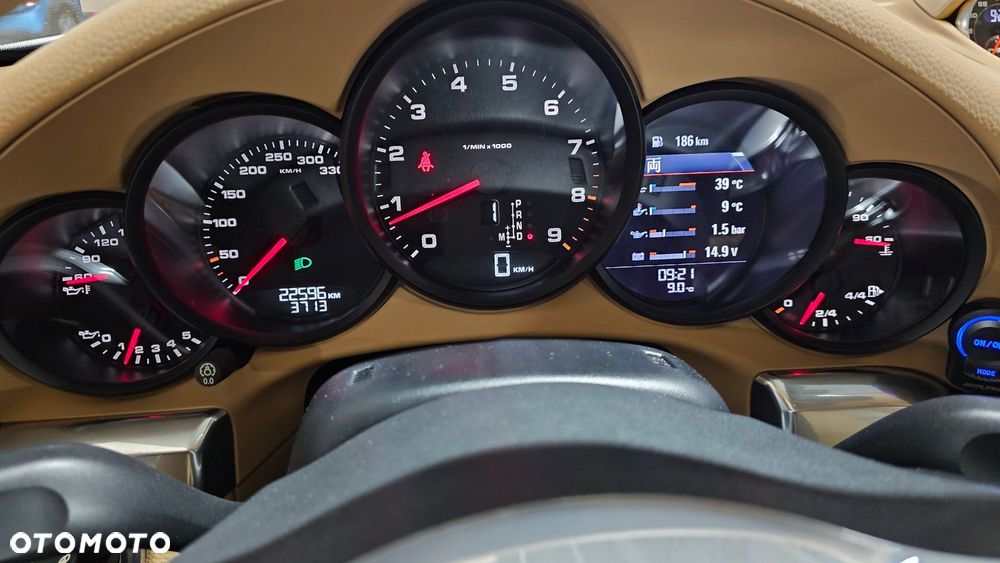Porsche 911 Carrera 4 PDK - 10