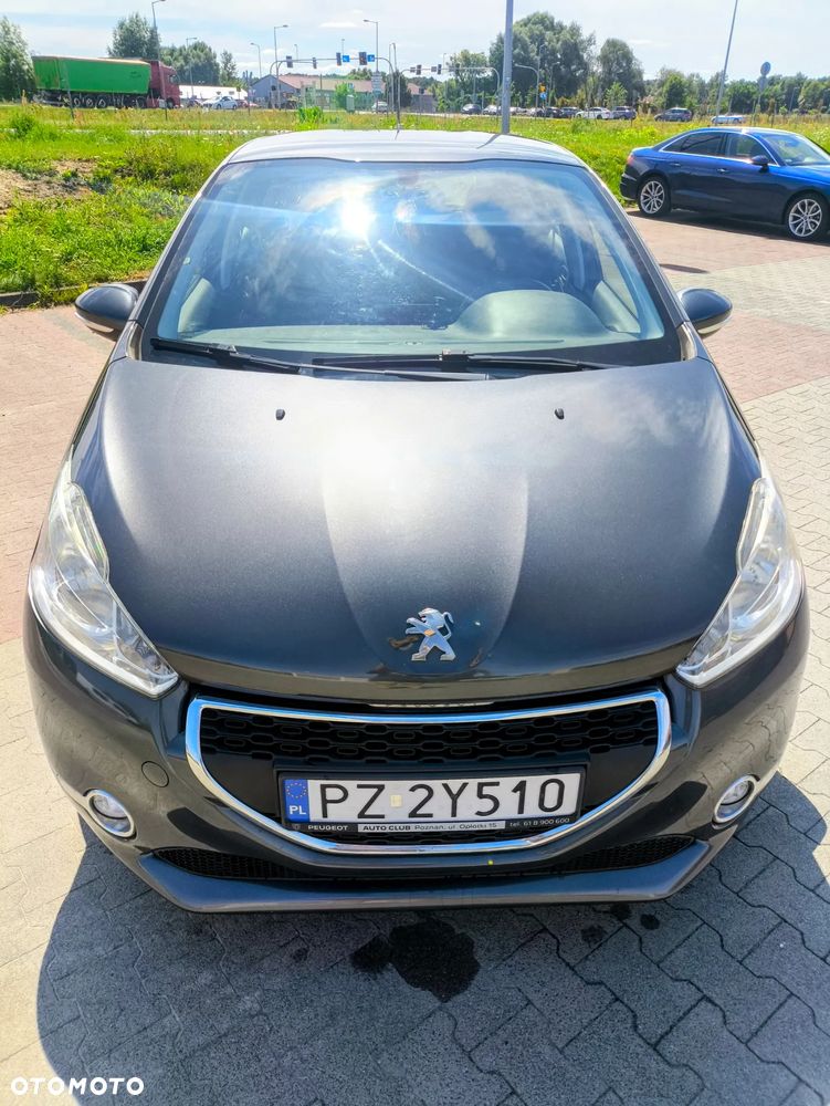 Peugeot 208 - 5