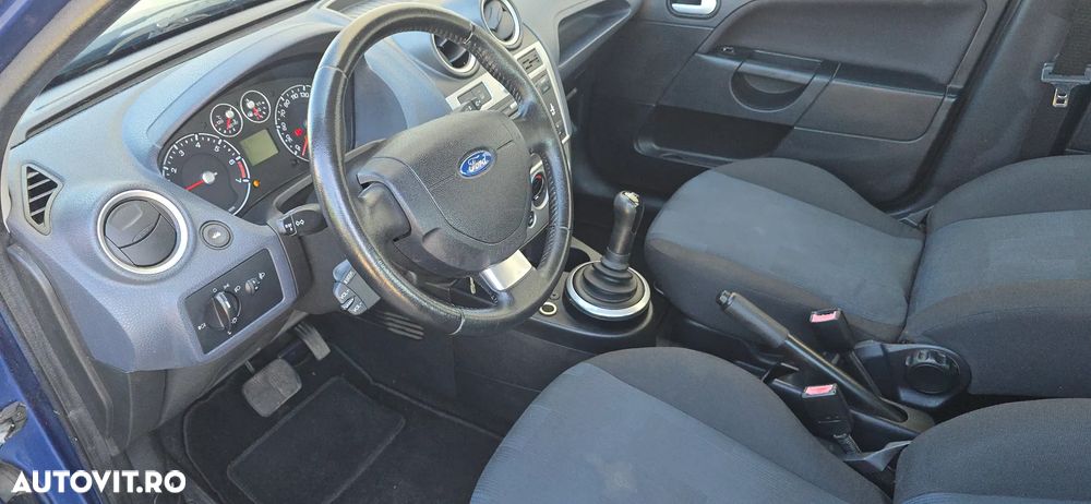 Ford Fiesta - 15