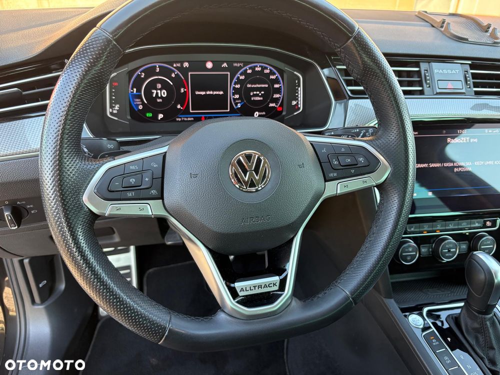 Volkswagen Passat Variant 2.0 TDI SCR 4Motion DSG Alltrack - 13