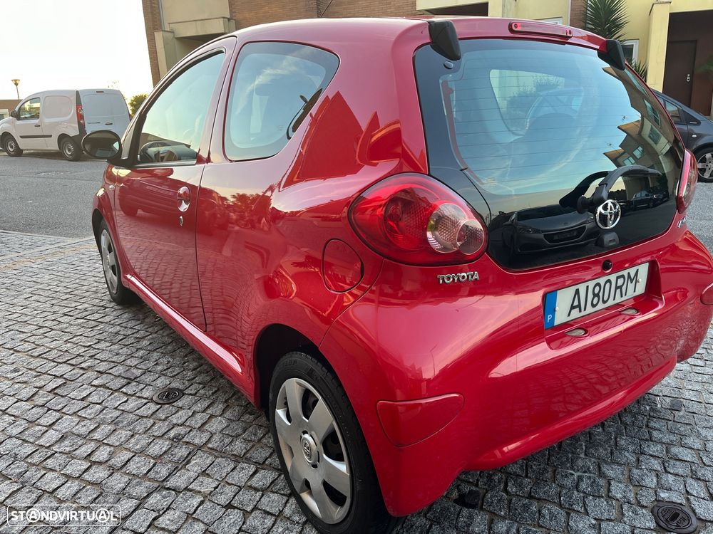 Toyota Aygo CoolRed - 4
