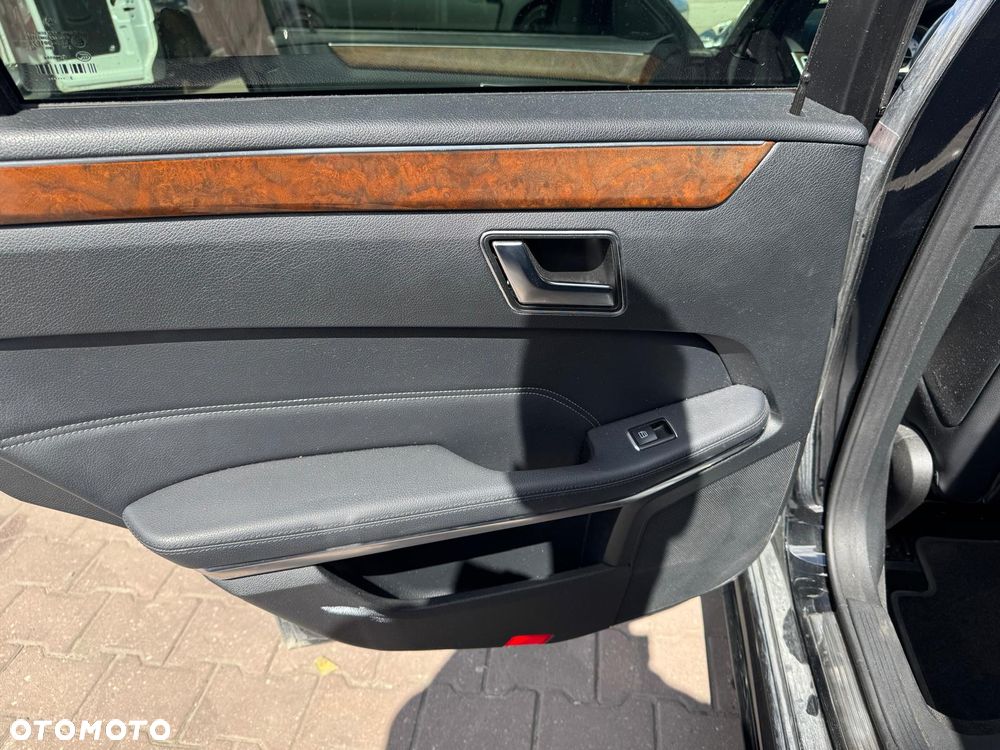 Mercedes-Benz Klasa E - 19