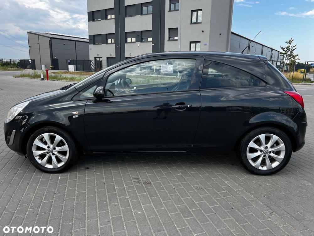 Opel Corsa 1.4 16V Cosmo - 3
