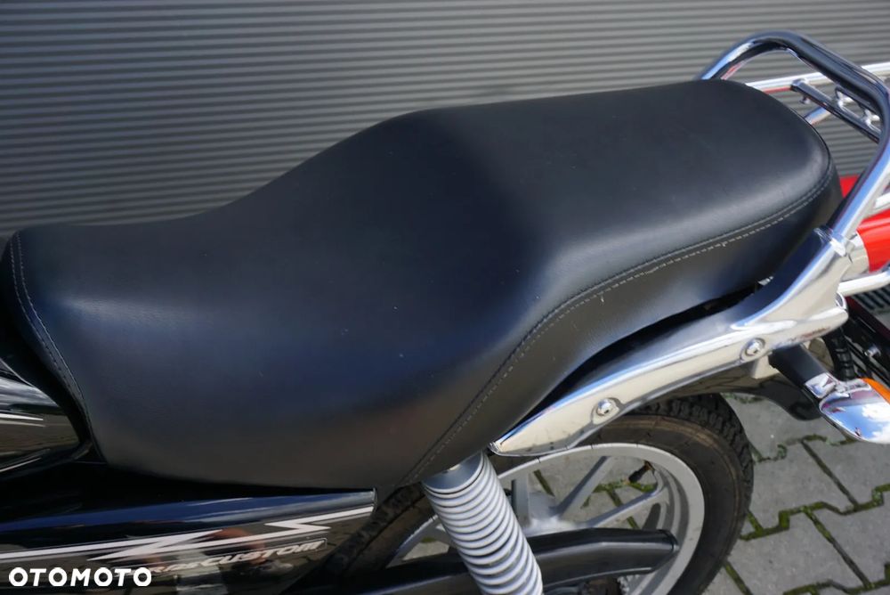 Yamaha YBR - 8
