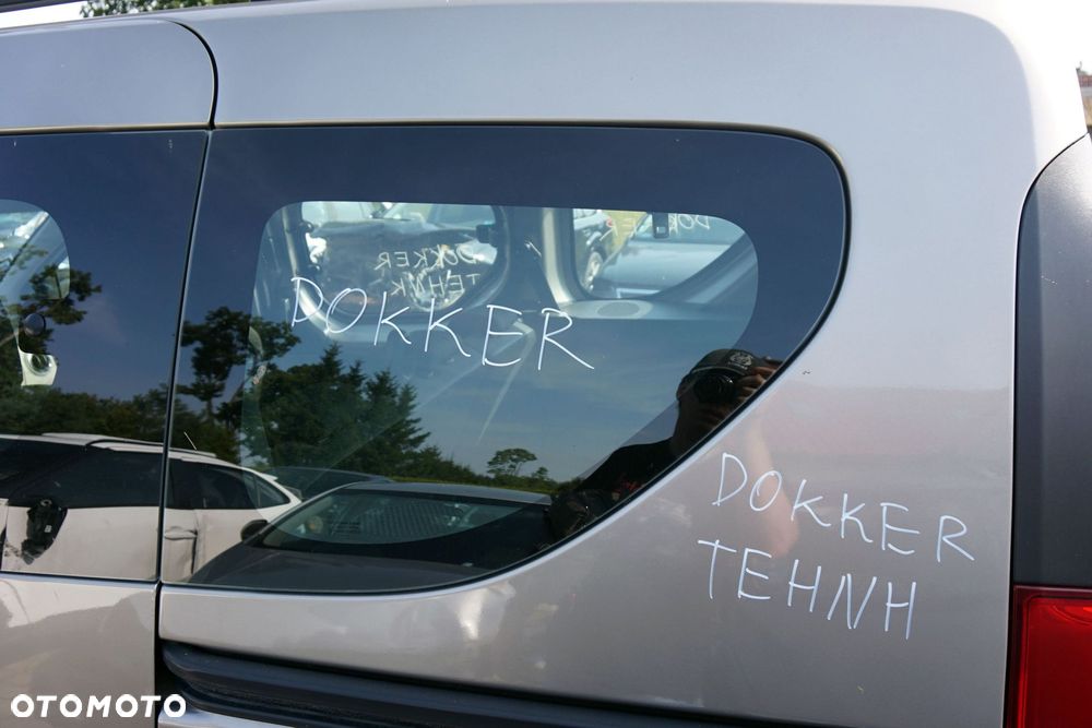 SZYBA KAROSERYJNA TYLNA LEWA BOCZNA DOKKER LIFT 833077547R DACIA 2017-2021 - 1