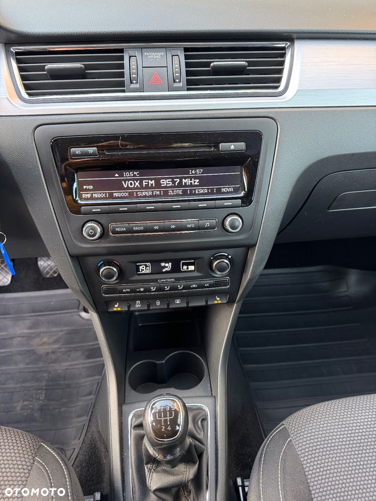 Skoda RAPID Spb 1.2 TSI Edition - 10