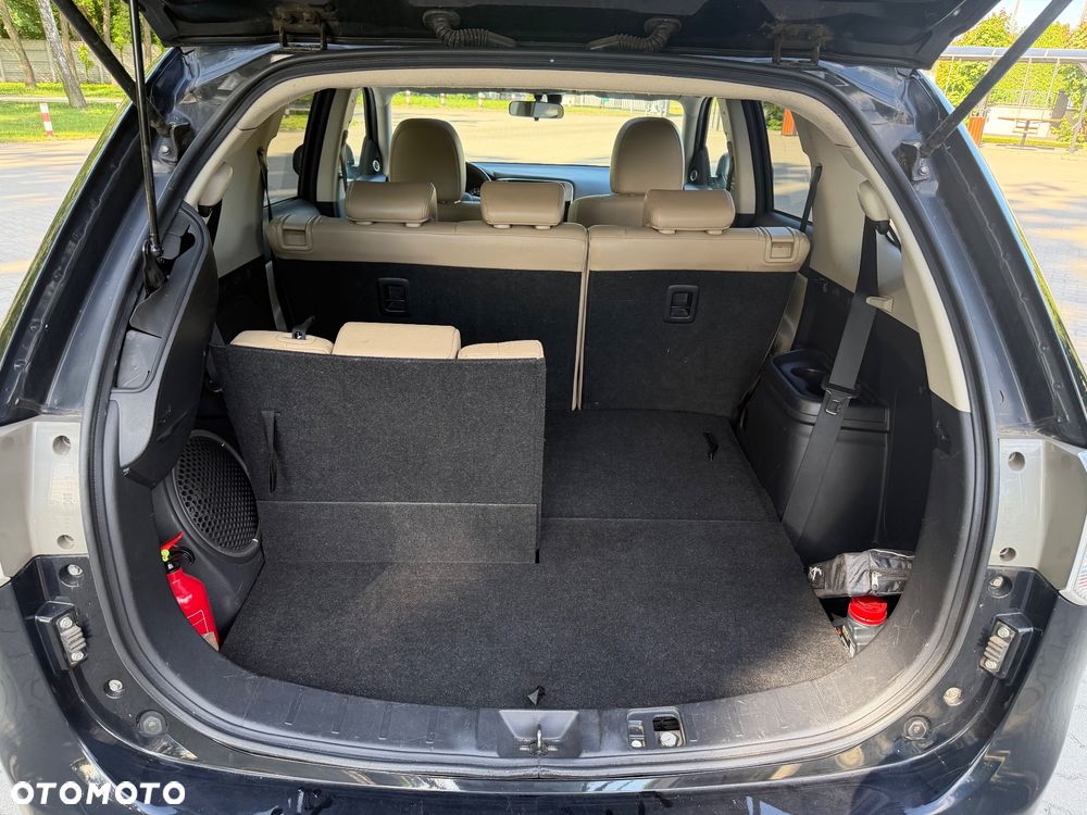 Mitsubishi Outlander 2.2 DI-D 4WD Plus - 10