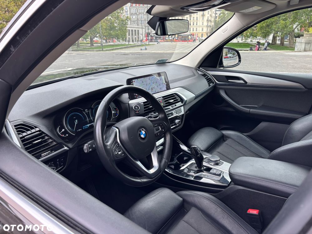 BMW X3 xDrive20i Luxury Line - 9