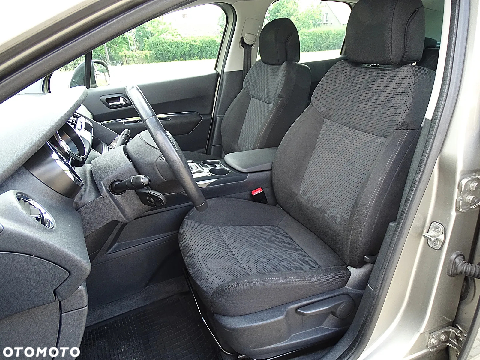 Peugeot 3008 1.6 Premium+ - 5