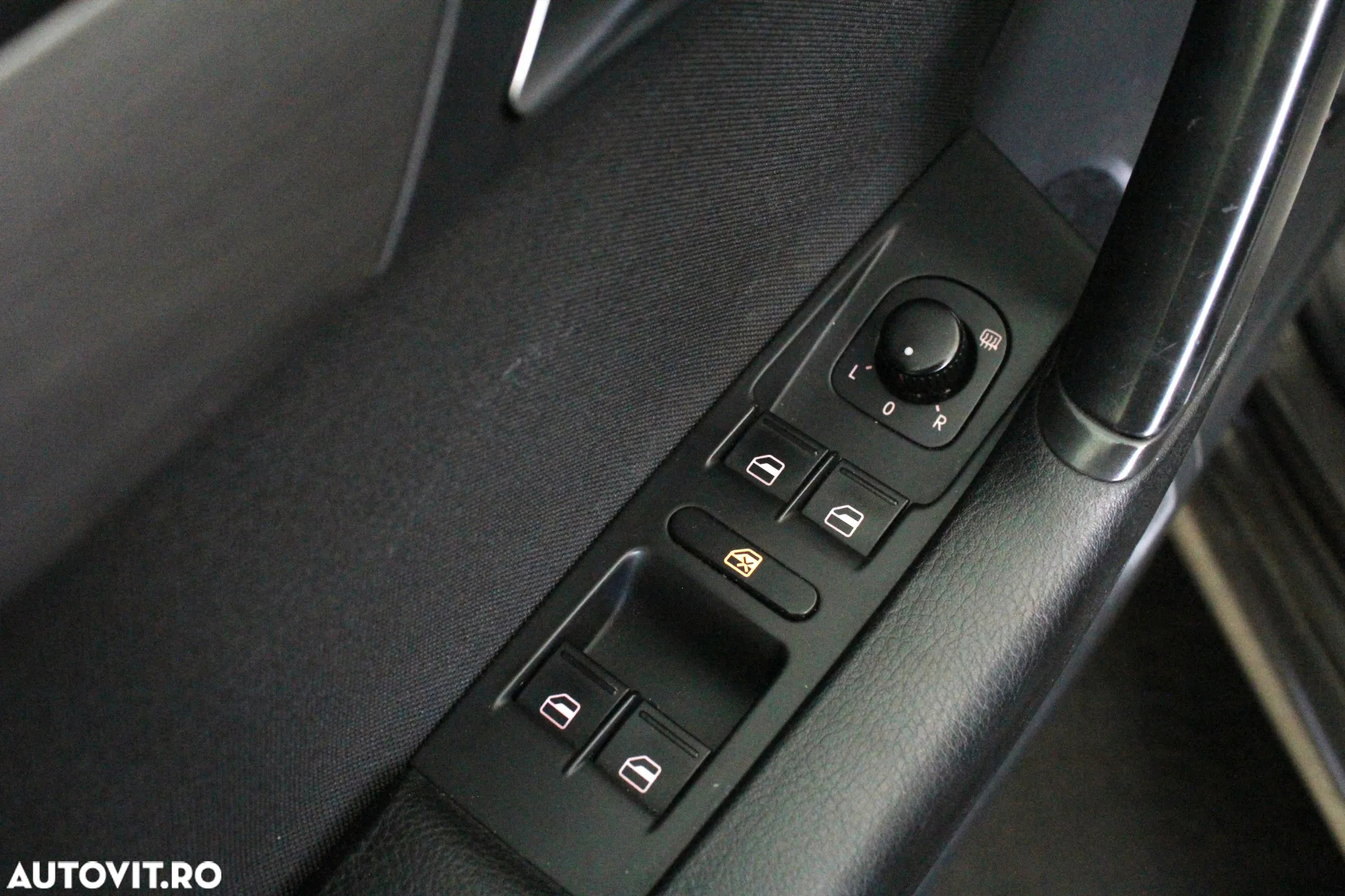 Volkswagen Passat Variant 1.6 TDI BlueMotion Technology DSG Comfortline - 22