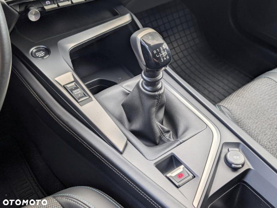 Peugeot 308 - 25