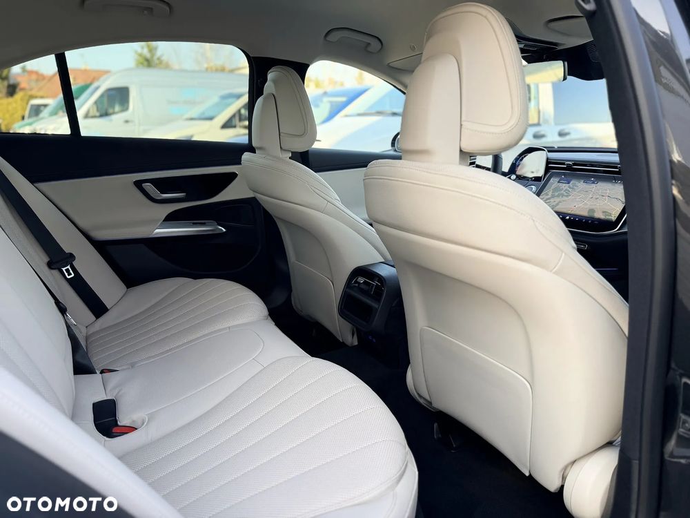 Mercedes-Benz Klasa E - 32