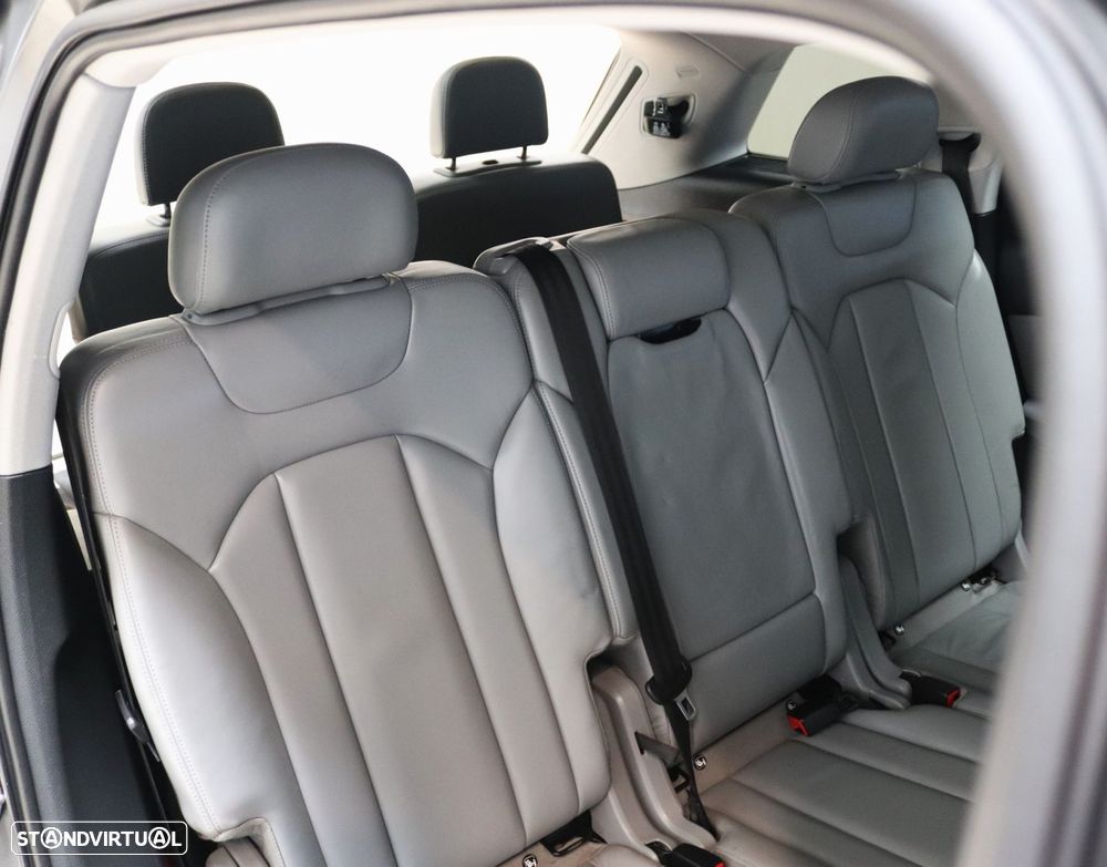 Audi Q7 3.0 TDI quattro tiptronic 7L - 49