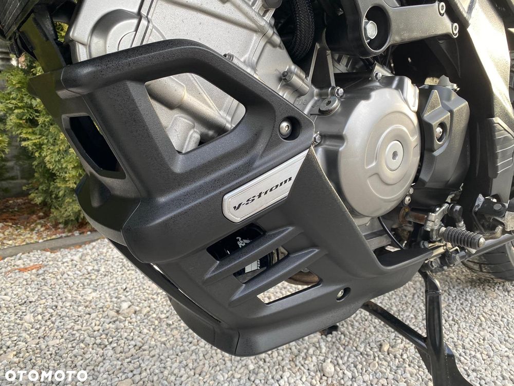 Suzuki V-STROM - 32