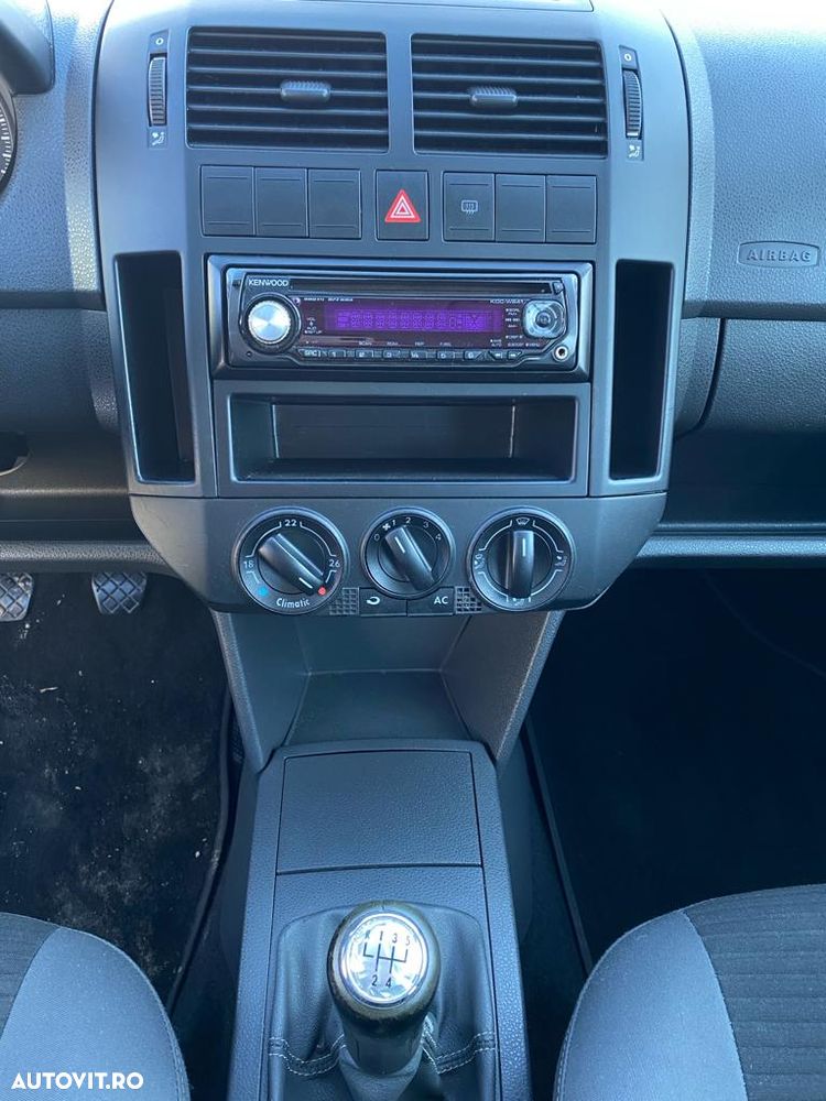 Volkswagen Polo - 8