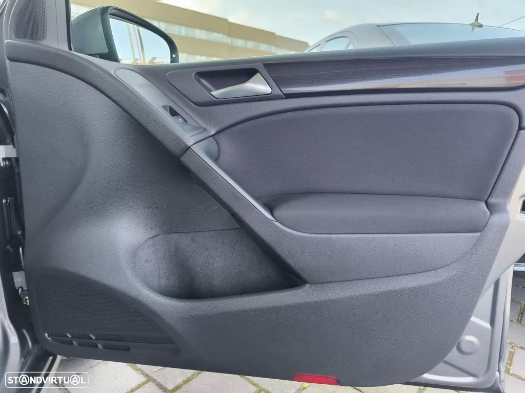 VW Golf 1.6 TDi Confortline DSG - 54