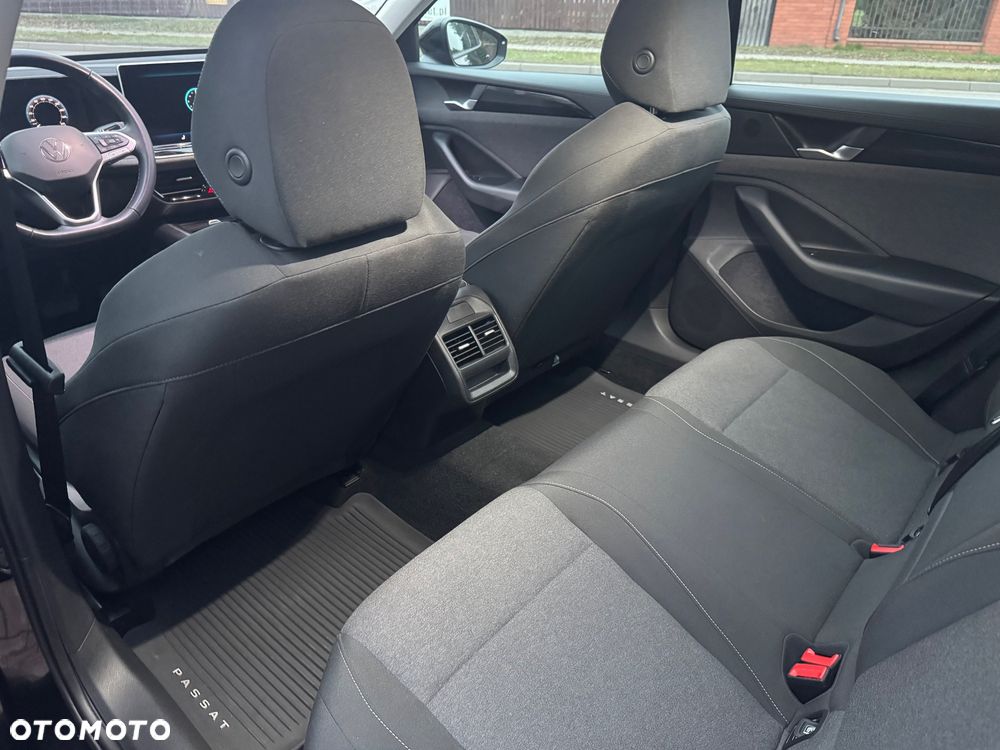 Volkswagen Passat - 27